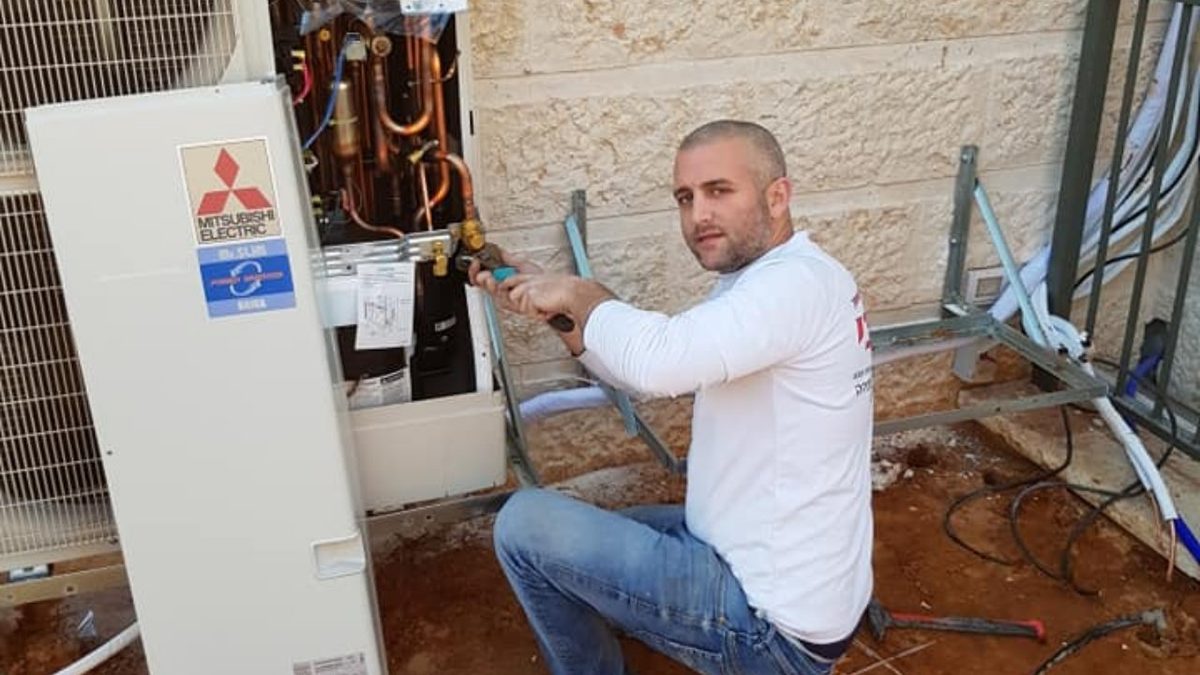 תיקון מזגן מיצובישי אלקטריק יחידה חיצונית — יעקובי מיזוג אוויר
